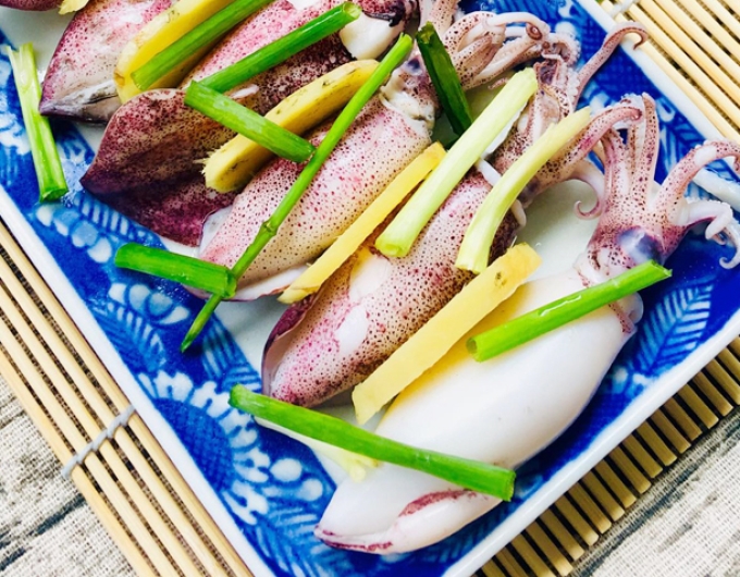 Mực Sữa Hấp Gừng 